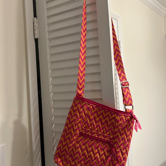 VERA BRADLEY BAG - Picture 2 of 7
